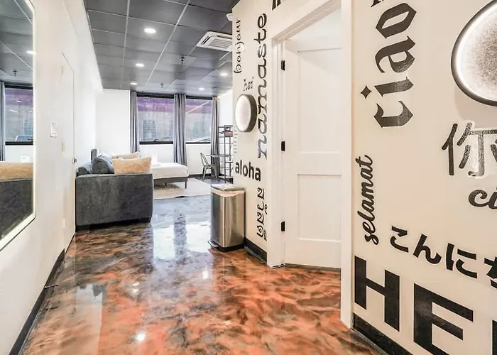 New Loft 3 Min To Cmu Pitt Sleeps 4